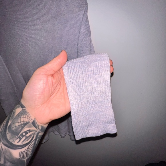 DYNAMITE KNIT LONG SLEEVES LIGHT BLUE/VIOLET SMALL - Picture 5 of 9